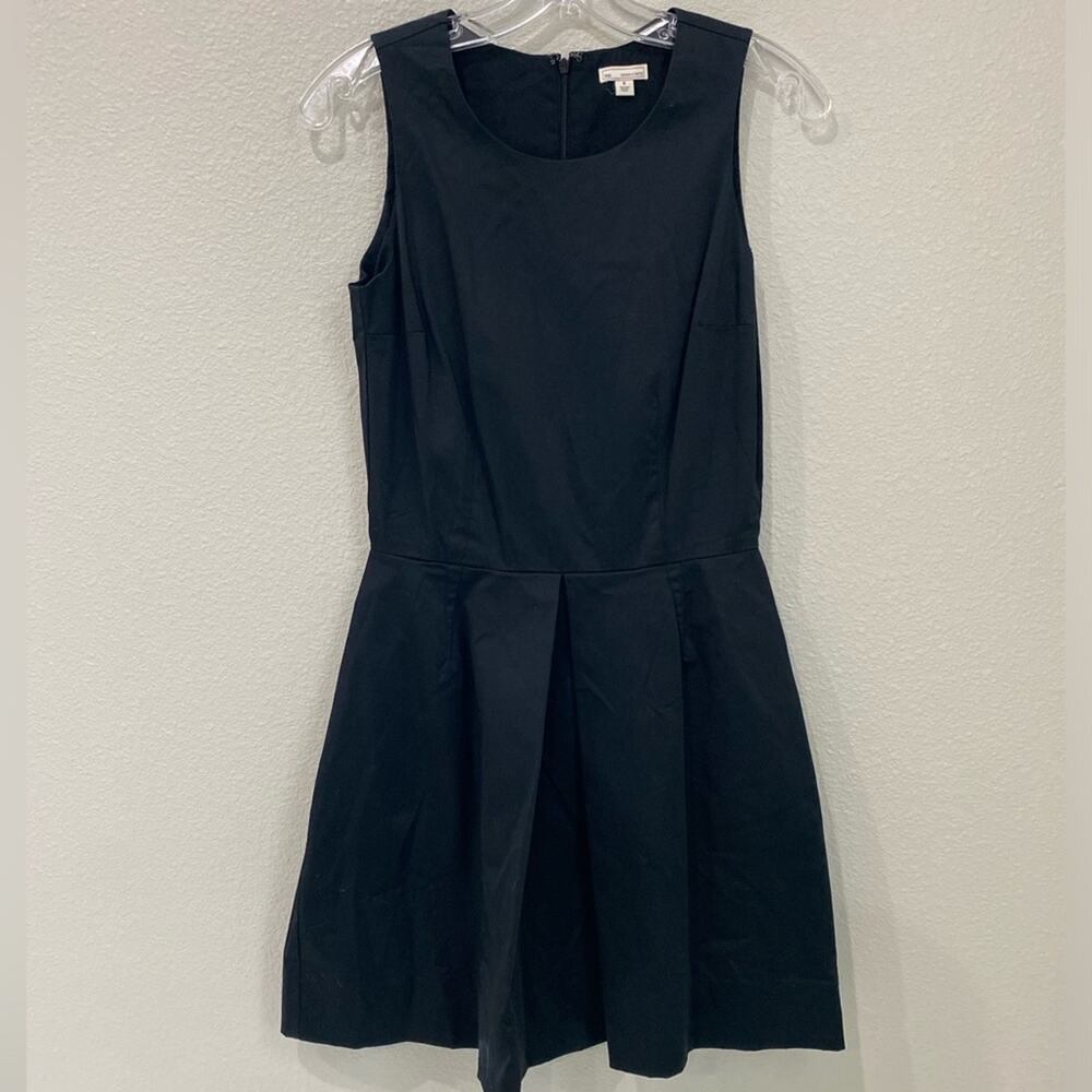 Gap black dress sleeveless zipper back‎ size 0